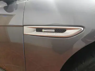 Jaguar XE 2017 - 16980 EUR, 185325 km - AUTO.MOTO.pt - 185325km - foto 14 de 36