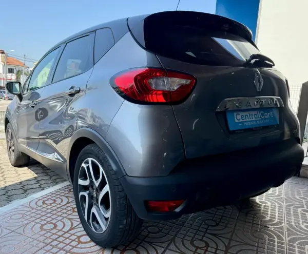 Renault Captur 2014 - 9950 EUR, 160000 km - AUTO.MOTO.pt - 160000km - foto 6 de 13