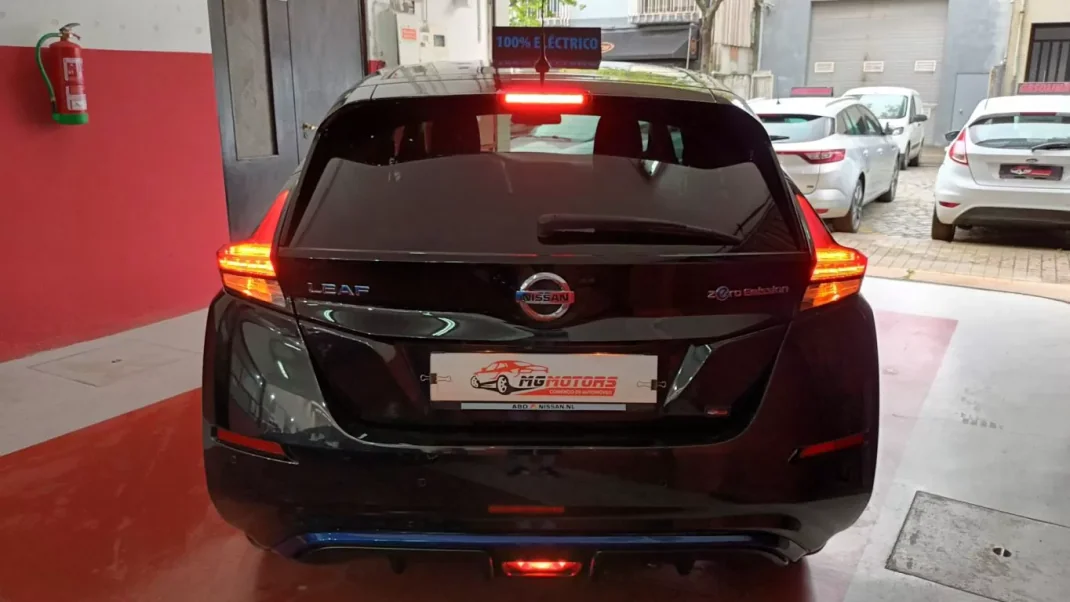 Nissan Leaf 2020 - 20500 EUR, 56131 km - AUTO.MOTO.pt - 56131km - foto 7 de 77