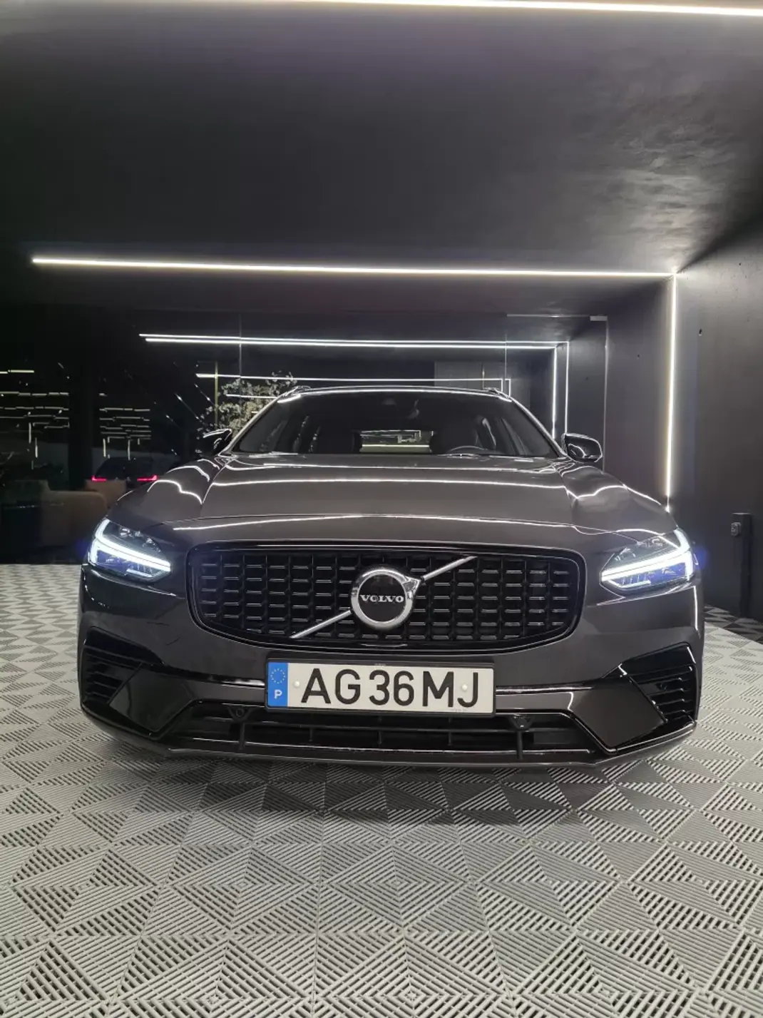 Volvo V90 2021 - 29750 EUR, 144000 km - 144000km - foto 8 de 24