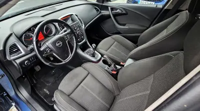Opel Astra Sports Tourer 2015 - 8999 EUR, 250000 km - AUTO.MOTO.pt - 250000km - foto 24 de 24