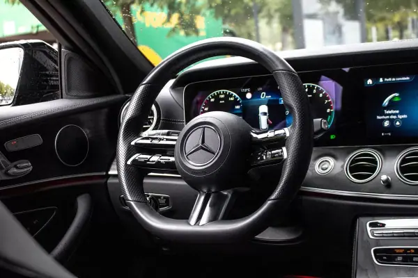 Mercedes-Benz E 300 2022 - 39750 EUR, 66165 km - AUTO.MOTO.pt - 66165km - foto 38 de 51