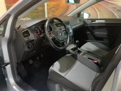 Volkswagen Golf 2014 - 15900 EUR, 159000 km - AUTO.MOTO.pt - 159000km - foto 6 de 13