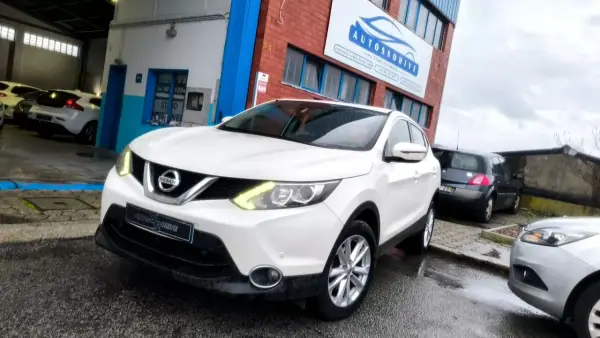 Nissan Qashqai 2015 - 11500 EUR, 190000 km - AUTO.MOTO.pt - 190000km - foto 9 de 21