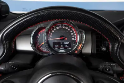 MINI John Cooper Works 2021 - 32000 EUR, 54827 km - AUTO.MOTO.pt - 54827km - foto 13 de 21