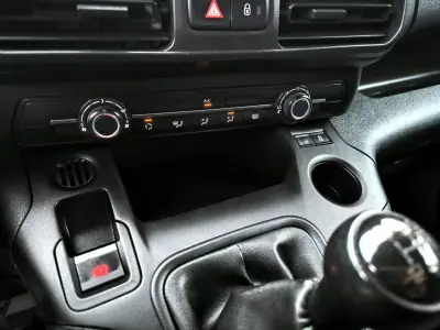 Peugeot Partner 1.5 BlueHDI Longa c/Barras Tejadilho 2020 - 13950 EUR, 114372 km - AUTO.MOTO.pt - 114372km - foto 30 de 44
