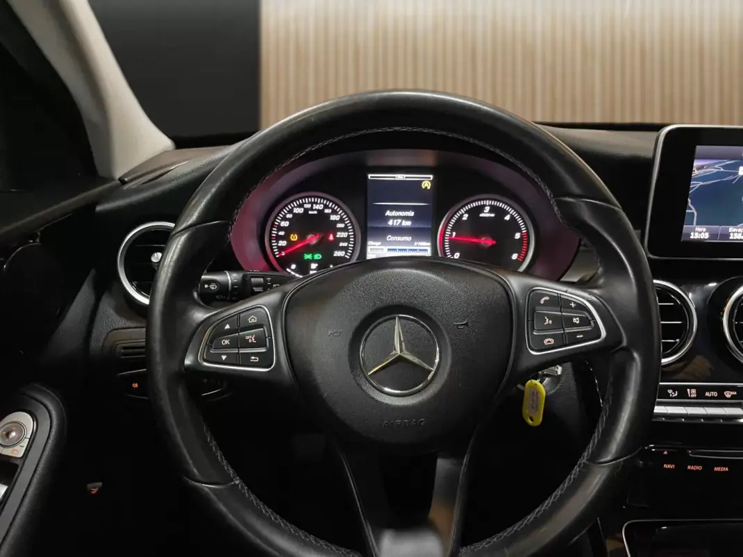 Mercedes-Benz C 180 2015 - 14950 EUR, 208000 km - 208000km - foto 9 de 20