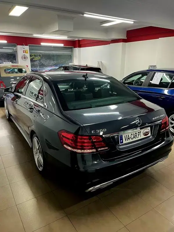Mercedes-Benz E 300 2013 - 17950 EUR, 221000 km - AUTO.MOTO.pt - 221000km - foto 6 de 32