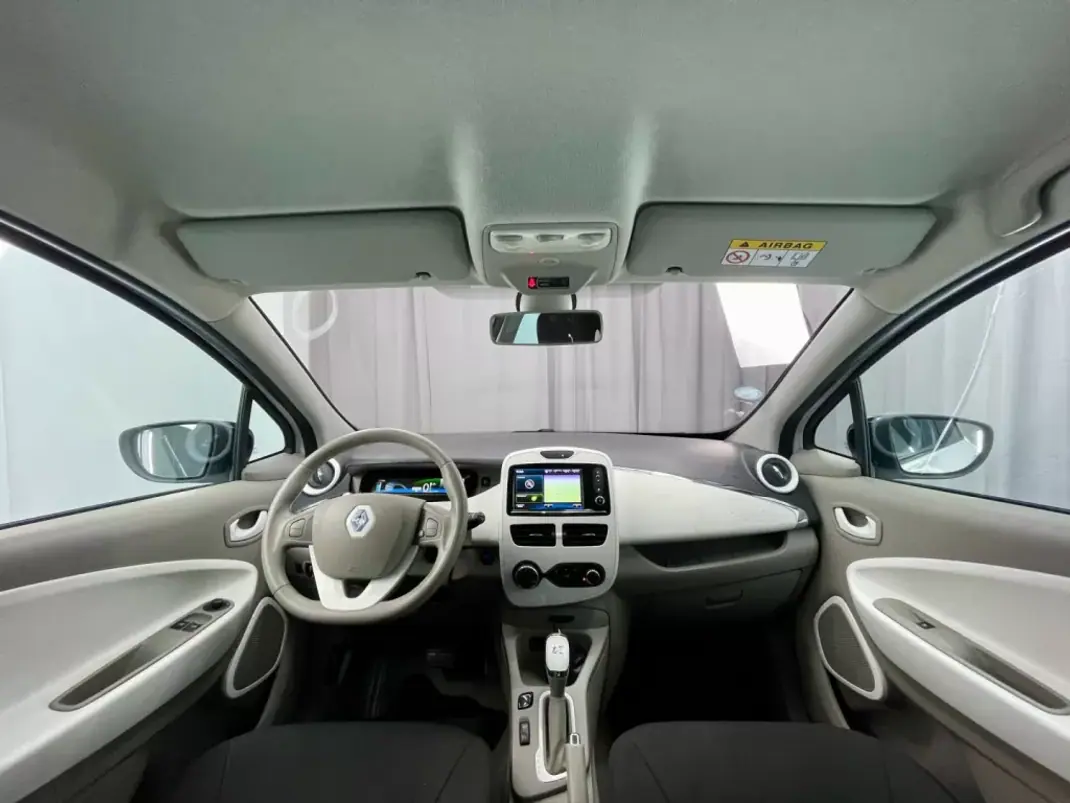 Renault Zoe 2016 - 8250 EUR, 26500 km - 26500km - foto 9 de 14