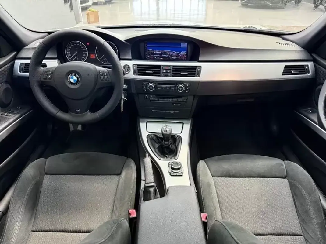 BMW 318 2009 - 11500 EUR, 217166 km - 217166km - foto 7 de 32