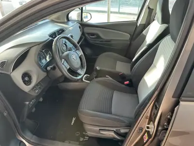 Toyota Yaris 2018 - 14900 EUR, 41312 km - AUTO.MOTO.pt - 41312km - foto 8 de 27