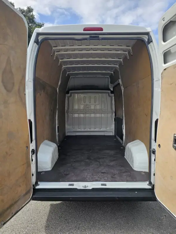 Peugeot BOXER 2.0 BlueHDi 435 L4H2 Premium 2020 - 20350 EUR, 126369 km - AUTO.MOTO.pt - 126369km - foto 32 de 40
