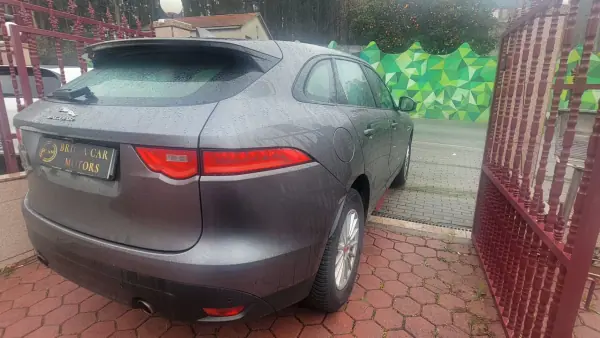 Jaguar F-Pace 2018 - 37990 EUR, 86000 km - AUTO.MOTO.pt - 86000km - foto 8 de 31