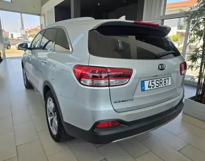 Kia Sorento 2017 - 17990 EUR, 151645 km - AUTO.MOTO.pt - 151645km - foto 4 de 34