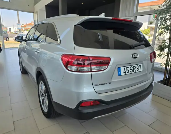 Kia Sorento 2017 - 17990 EUR, 151645 km - AUTO.MOTO.pt - 151645km - foto 4 de 34