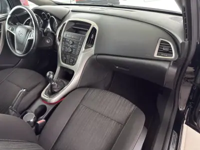 Opel Astra 2009 - 5990 EUR, 244173 km - AUTO.MOTO.pt - 244173km - foto 5 de 18