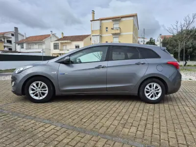 Hyundai i30 SW 2013 - 6890 EUR, 200850 km - AUTO.MOTO.pt - 200850km - foto 5 de 19
