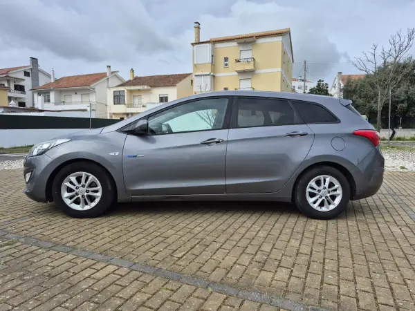 Hyundai i30 SW 2013 - 6890 EUR, 200850 km - AUTO.MOTO.pt - 200850km - foto 5 de 19