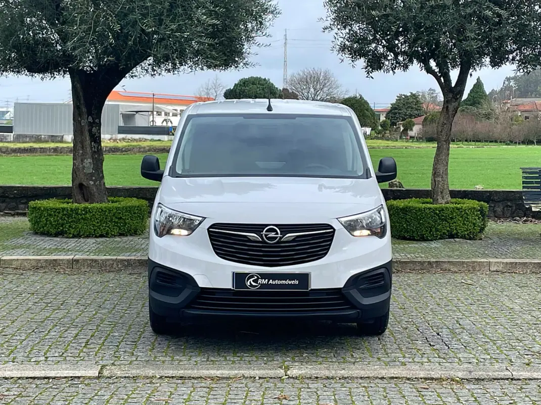 Opel Combo 2022 - 14450 EUR, 90000 km - AUTO.MOTO.pt - 90000km - foto 3 de 37