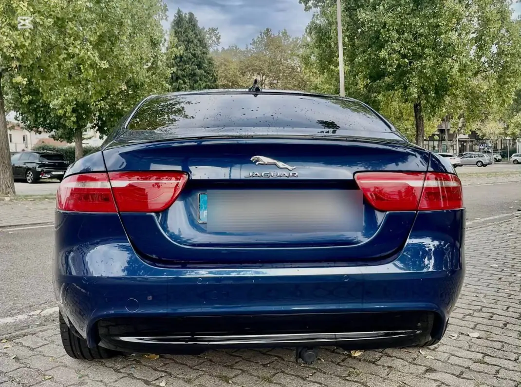 Jaguar XE 2016 - 16990 EUR, 154999 km - AUTO.MOTO.pt - 154999km - foto 2 de 13