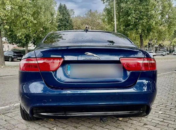 Jaguar XE 2016 - 16990 EUR, 154999 km - AUTO.MOTO.pt - 154999km - foto 2 de 13