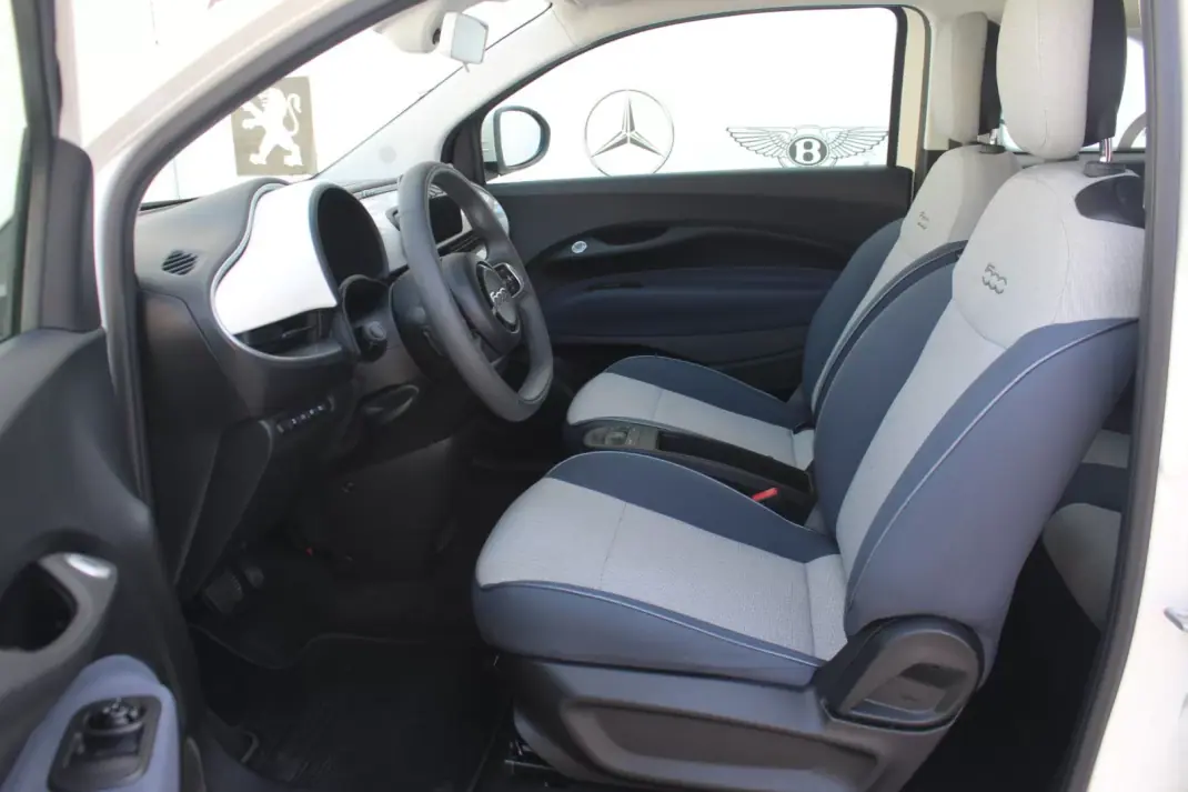 Fiat 500e 2022 - 18980 EUR, 25923 km - AUTO.MOTO.pt - 25923km - foto 9 de 10