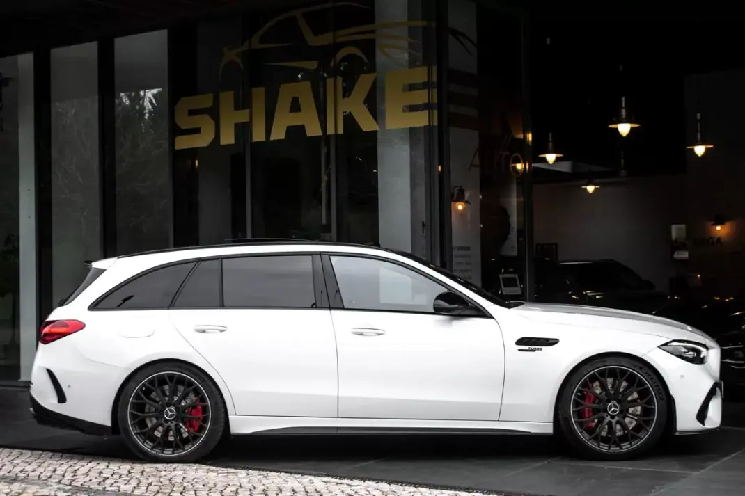 Mercedes-Benz C 63 AMG 2024 - 99450 EUR, 46345 km - AUTO.MOTO.pt - 46345km - foto 5 de 50