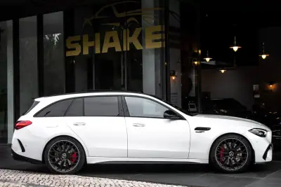 Mercedes-Benz C 63 AMG 2024 - 99450 EUR, 46345 km - AUTO.MOTO.pt - 46345km - foto 5 de 50