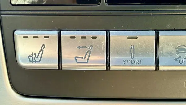 Mercedes-Benz SLK 200 2011 - 25950 EUR, 116975 km - AUTO.MOTO.pt - 116975km - foto 28 de 80