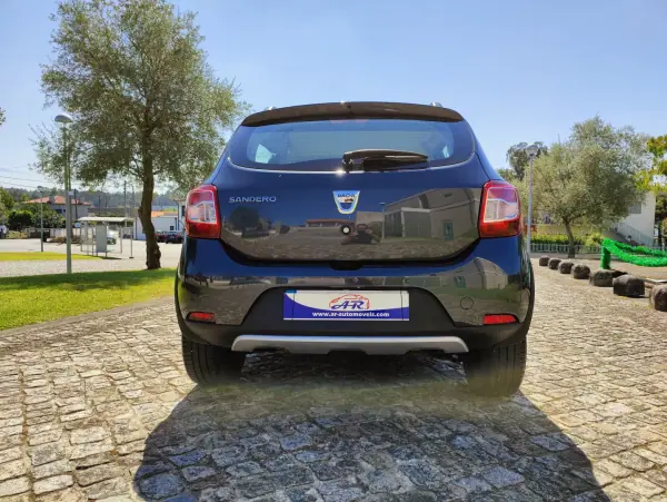 Dacia Sandero 2016 - 8950 EUR, 41927 km - AUTO.MOTO.pt - 41927km - foto 5 de 12