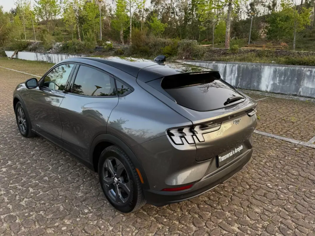 Ford Mustang Mach-E 2022 - 25900 EUR, 139000 km - AUTO.MOTO.pt - 139000km - foto 13 de 19