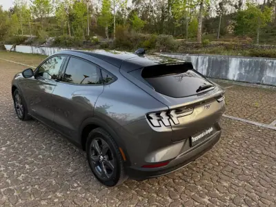 Ford Mustang Mach-E 2022 - 25900 EUR, 139000 km - AUTO.MOTO.pt - 139000km - foto 13 de 19