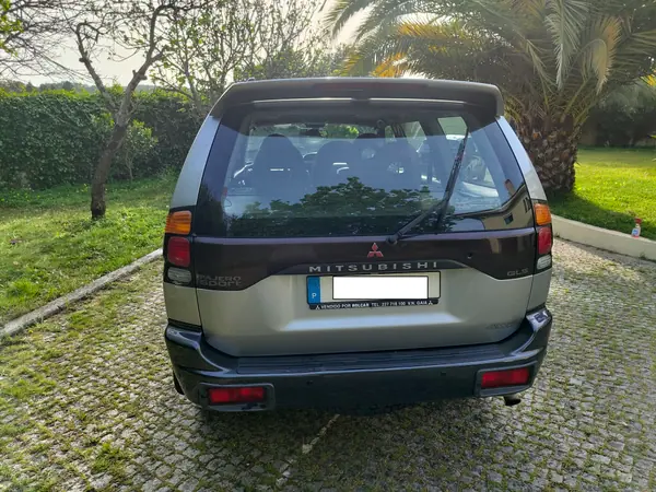 Mitsubishi Pajero 2000 - 10000 EUR, 350000 km - AUTO.MOTO.pt - 350000km - foto 3 de 7