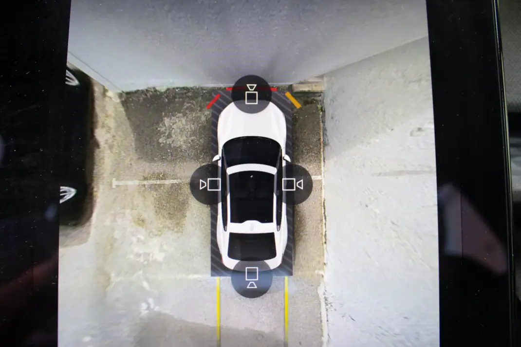 Polestar 2 2021 - 22500 EUR, 138000 km - AUTO.MOTO.pt - 138000km - foto 36 de 46