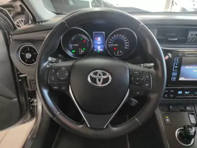 Toyota Auris Touring Sports 2018 - 16950 EUR, 109000 km - AUTO.MOTO.pt - 109000km - foto 26 de 37