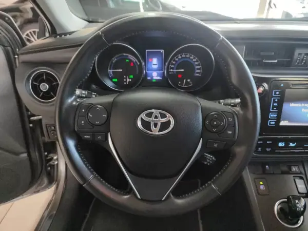 Toyota Auris Touring Sports 2018 - 16950 EUR, 109000 km - AUTO.MOTO.pt - 109000km - foto 26 de 37
