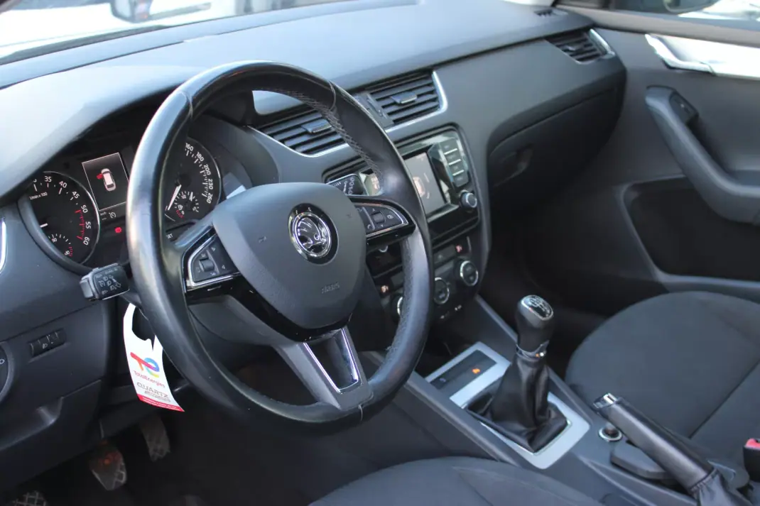 Skoda Octavia Break 2014 - 7900 EUR, 121413 km - AUTO.MOTO.pt - 121413km - foto 7 de 25