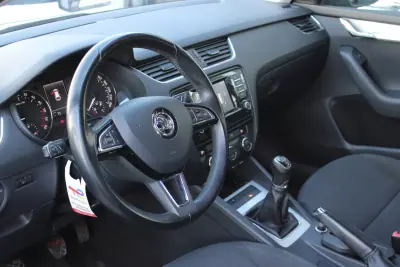Skoda Octavia Break 2014 - 7900 EUR, 121413 km - AUTO.MOTO.pt - 121413km - foto 7 de 25