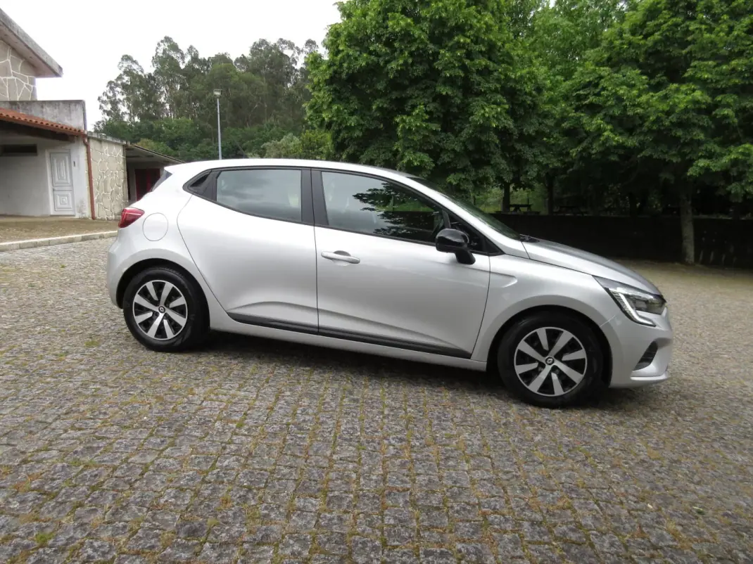 Renault Clio 2022 - 13490 EUR, 149000 km - AUTO.MOTO.pt - 149000km - foto 10 de 42