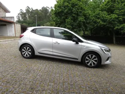 Renault Clio 2022 - 13490 EUR, 149000 km - AUTO.MOTO.pt - 149000km - foto 10 de 42