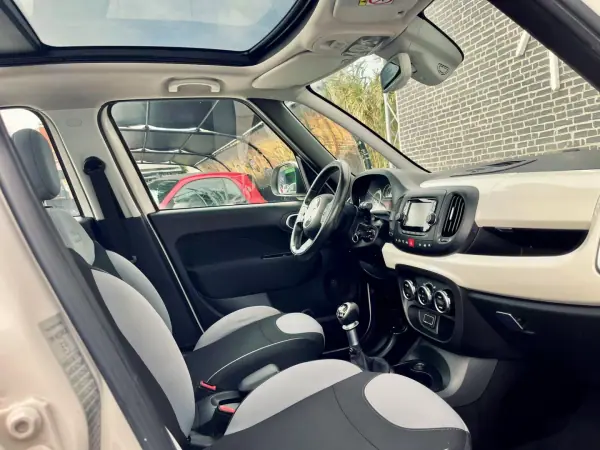 Fiat 500L 2016 - 10750 EUR, 138000 km - AUTO.MOTO.pt - 138000km - foto 14 de 16