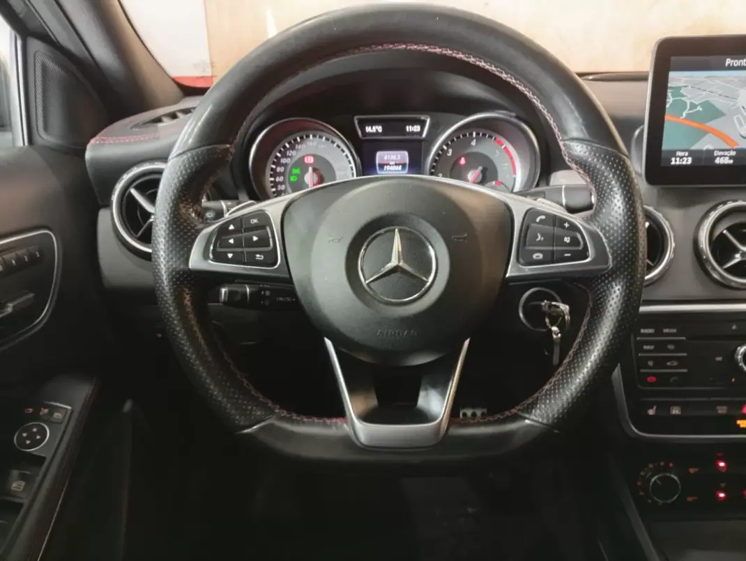 Mercedes-Benz GLA 220 2016 - 24900 EUR, 196000 km - AUTO.MOTO.pt - 196000km - foto 10 de 17