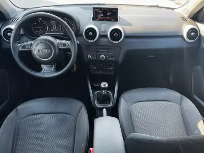 Audi A1 Sportback 2013 - 10990 EUR, 275155 km - AUTO.MOTO.pt - 275155km - foto 9 de 19