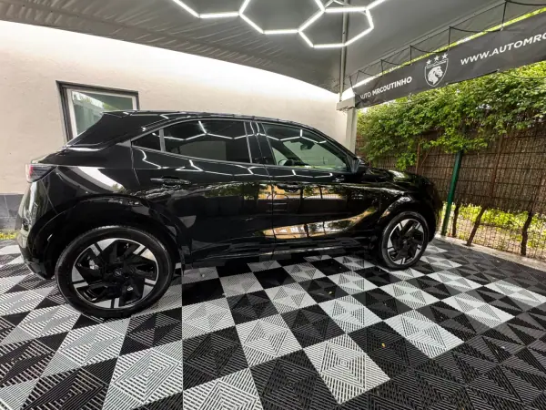 Opel Mokka-e 2025 - 25000 EUR, 9725 km - AUTO.MOTO.pt - 9725km - foto 8 de 21
