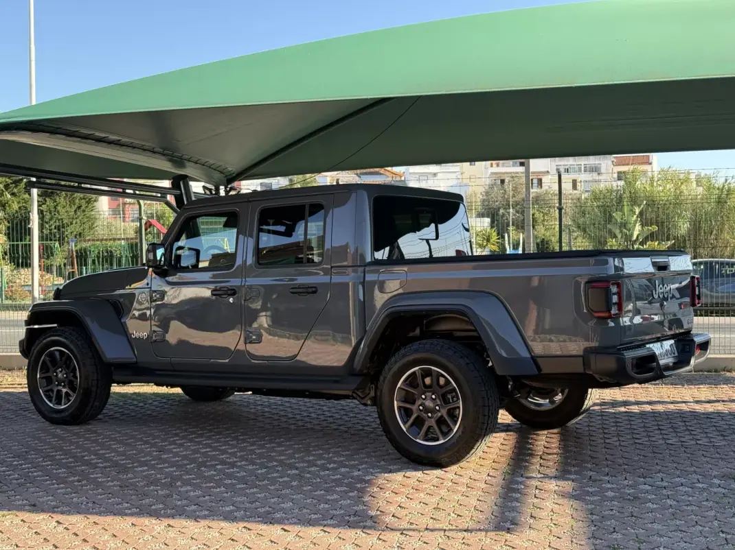 Jeep Gladiator 2024 - 79800 EUR, 2649 km - AUTO.MOTO.pt - 2649km - foto 3 de 23
