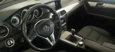 Mercedes-Benz C 220 2012 - 14900 EUR, 237850 km - AUTO.MOTO.pt - 237850km - foto 5 de 12