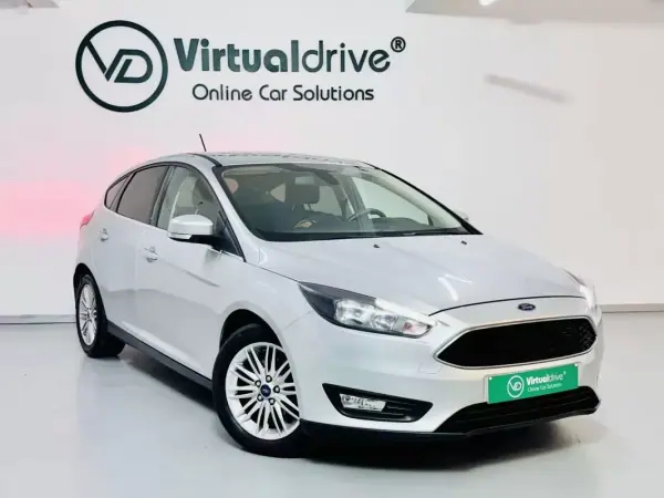 Ford Focus 2018 - 9950 EUR, 76000 km - AUTO.MOTO.pt - 76000km - foto 3 de 50