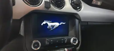 Ford Mustang 2016 - 29500 EUR, 188000 km - AUTO.MOTO.pt - 188000km - foto 18 de 23