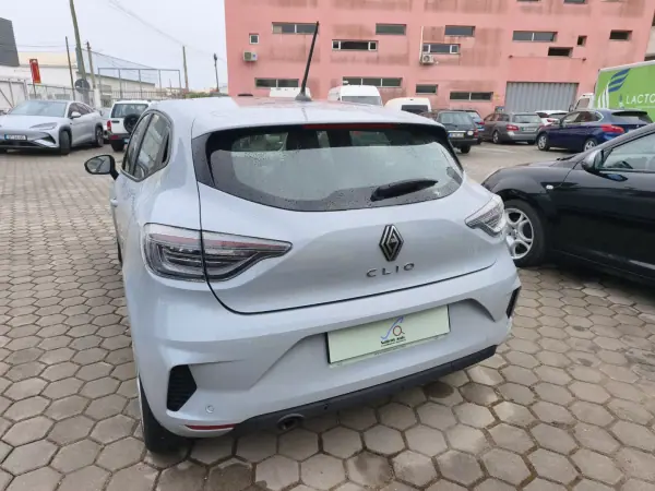 Renault Clio 2024 - 16900 EUR, 57320 km - 57320km - foto 3 de 16