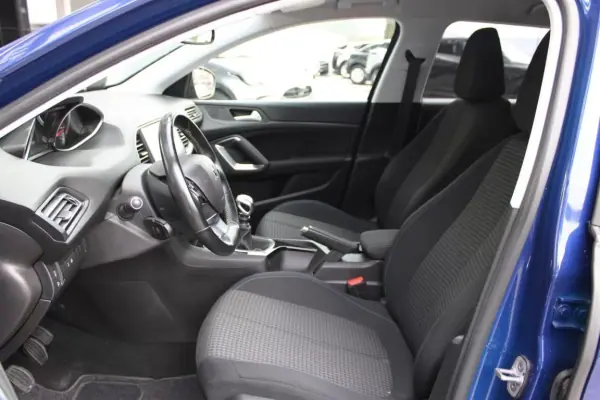 Peugeot 308 SW 2019 - 11990 EUR, 159000 km - AUTO.MOTO.pt - 159000km - foto 24 de 33